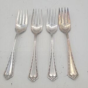 X4 Salad Fork Wm Rogers & Son Silver Plate Hampden AA X 6.25"